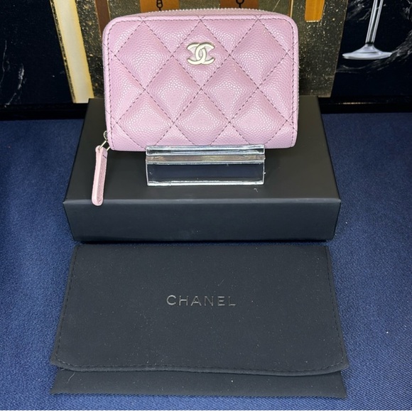 CHANEL Accessories - ❤️HOST PICK❤️Chanel Pink Quilted Wallet